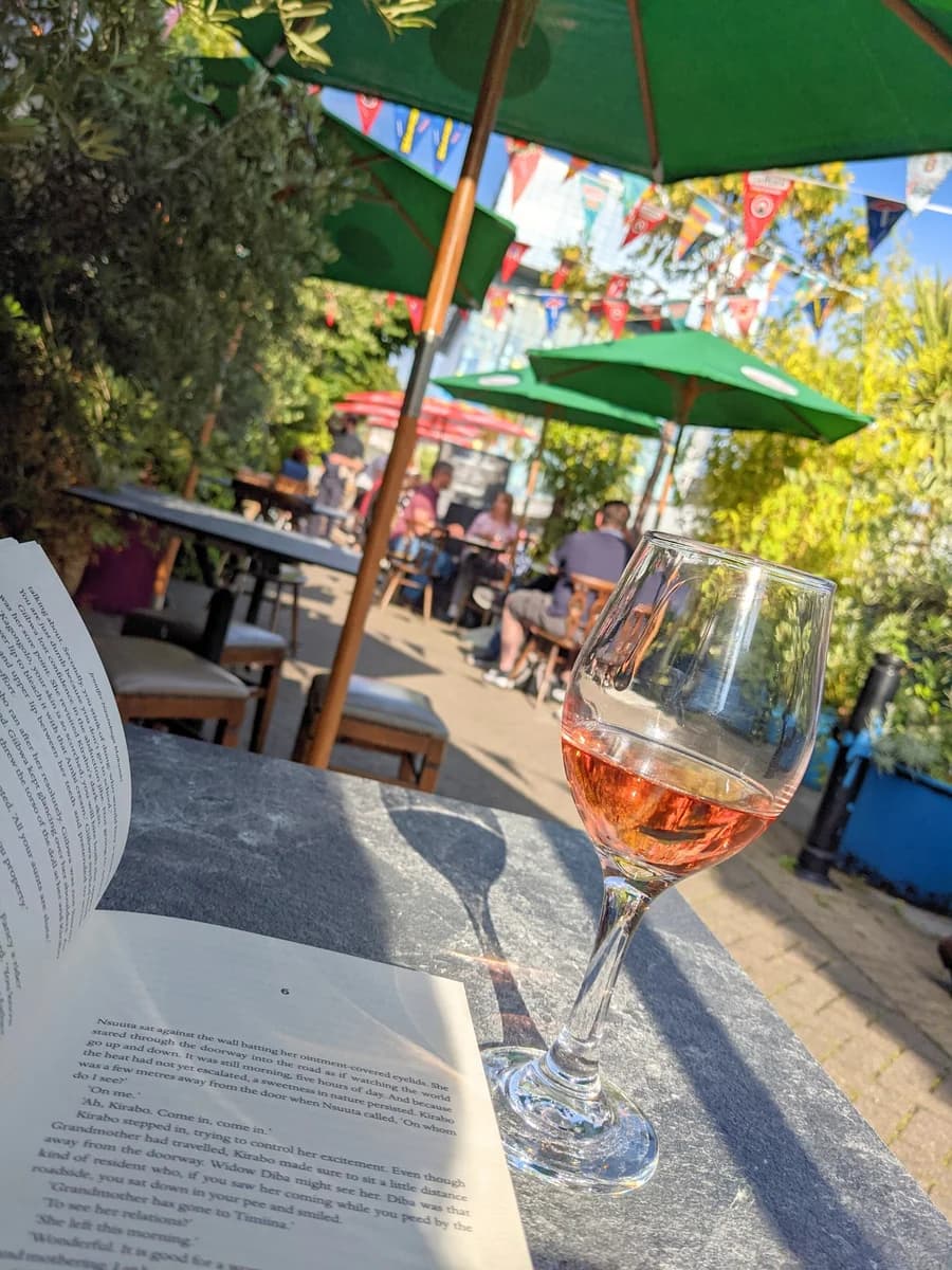 Rosé and a good book
